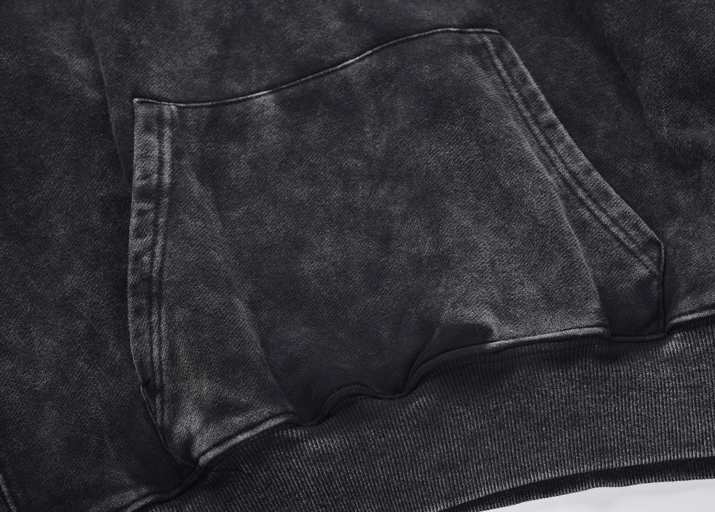 ES.Black Hoodie