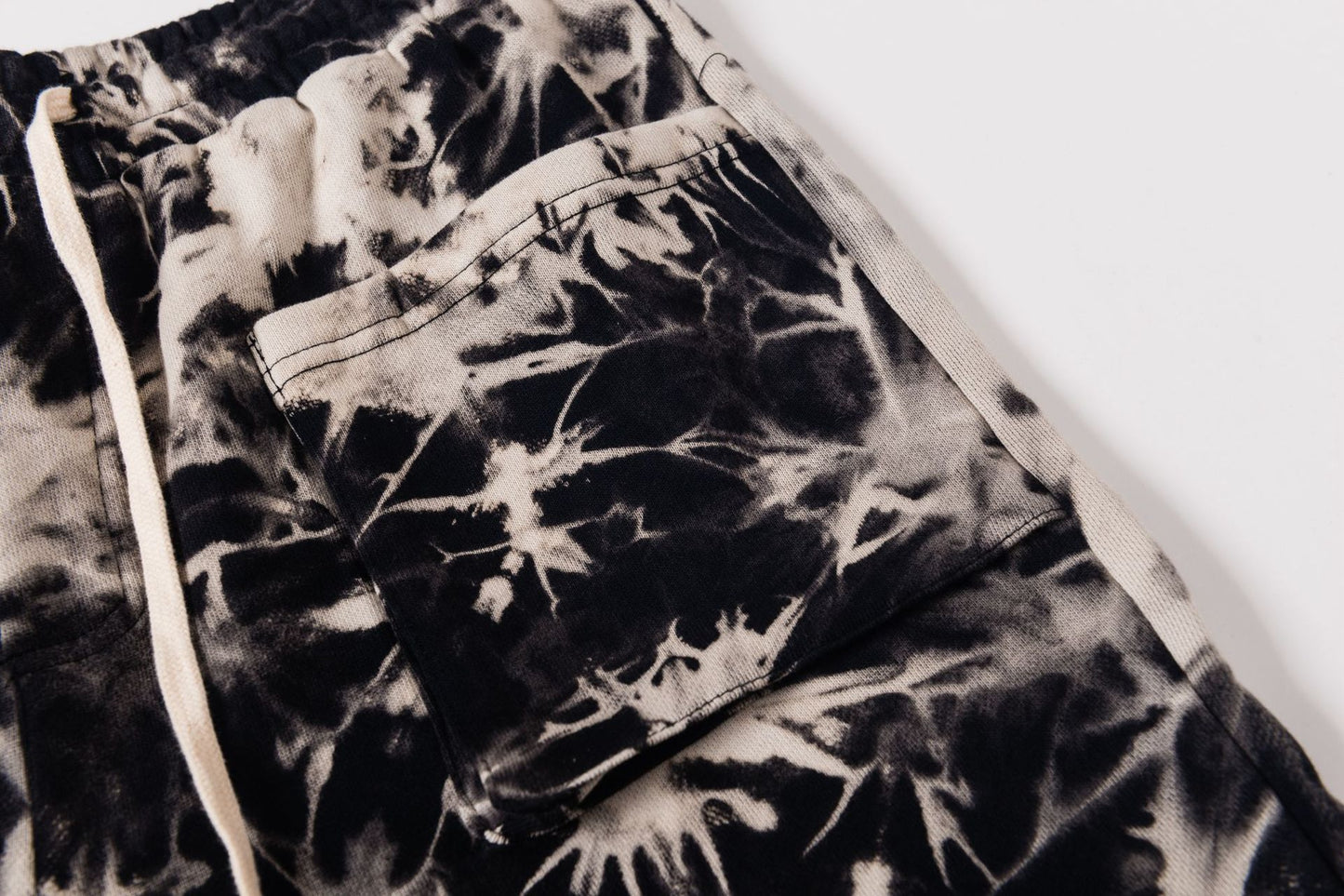 M2.B&WT Loose Shorts